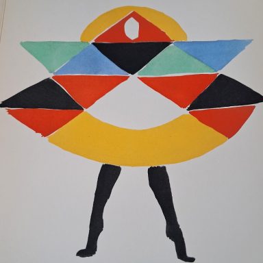 Figure composée de formes géométriques jouant avec la combinaisons des couleurs